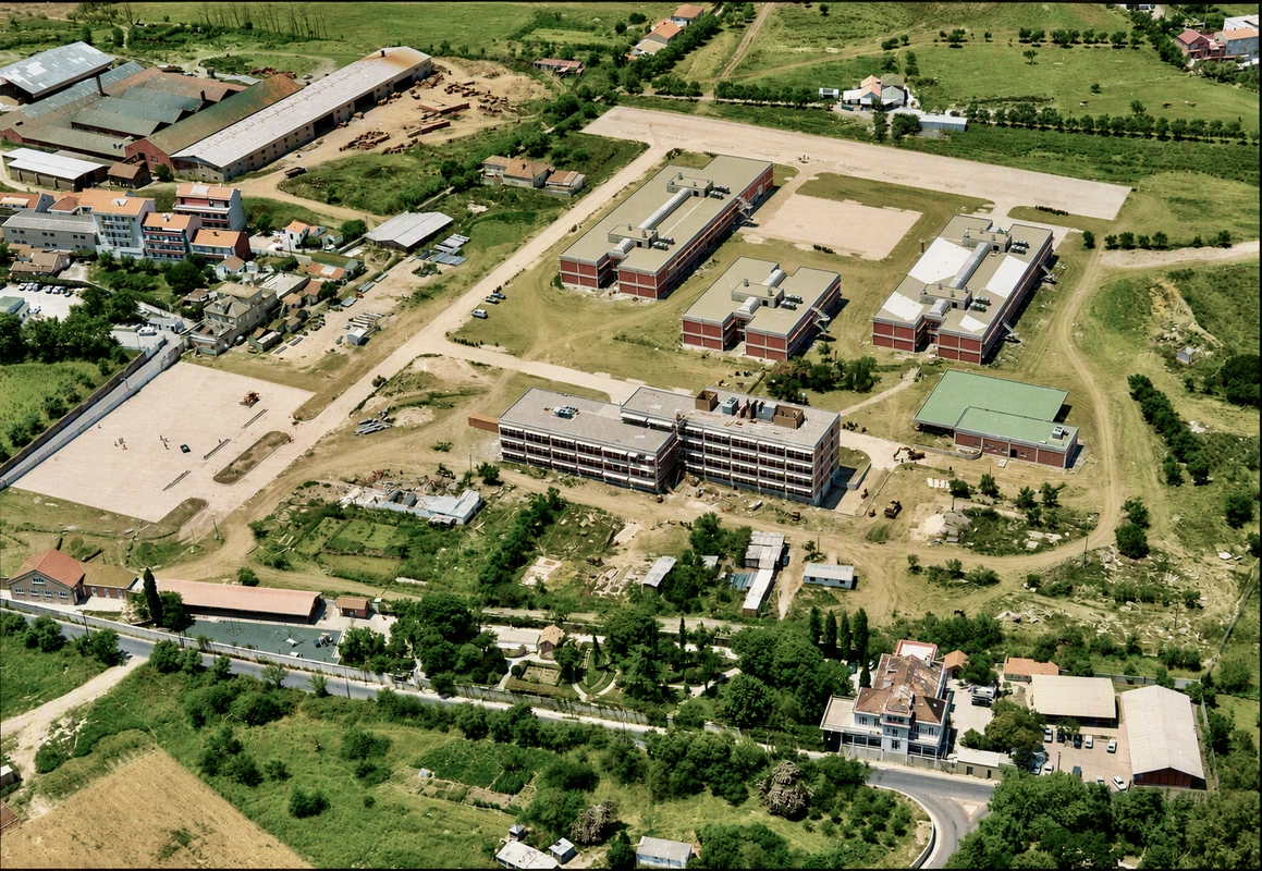The LNETI research and laboratory complex at Paço do Lumiar, Portugal, from 1989